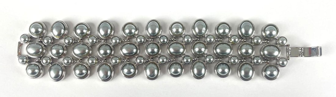 Banana Republic Freshwater Pearl Costume Bracelet: Faux pearls, 7" x 1 1/2"
