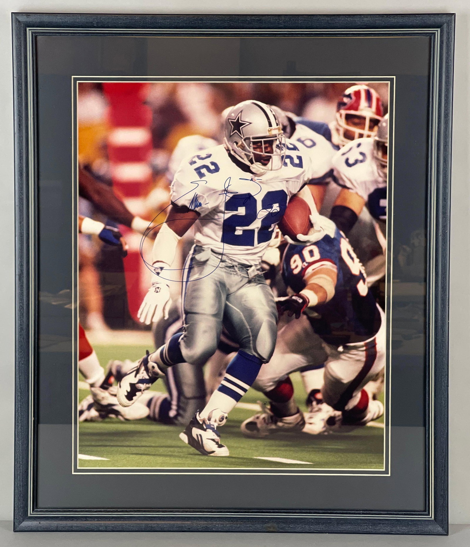 Emmitt Smith Signed and Framed 22 x 29 Photo: Autographed Emmitt Smith #22, with Sport card heaven COA