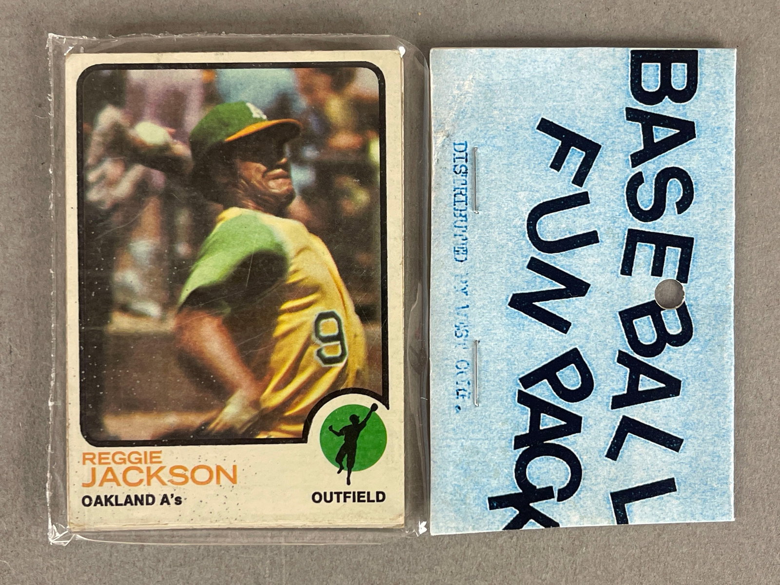 1973 Topps Baseball West Corps Cello Fun Pack with Reggie Jackson on Top (1 of 2)
