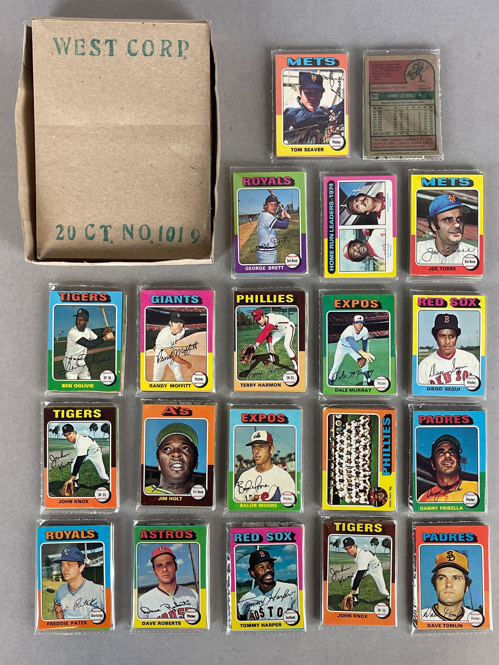 1975 Topps Baseball West Corps Cello Fun Pack Vending Box of 20 with HOFs Showing (1 of 5)