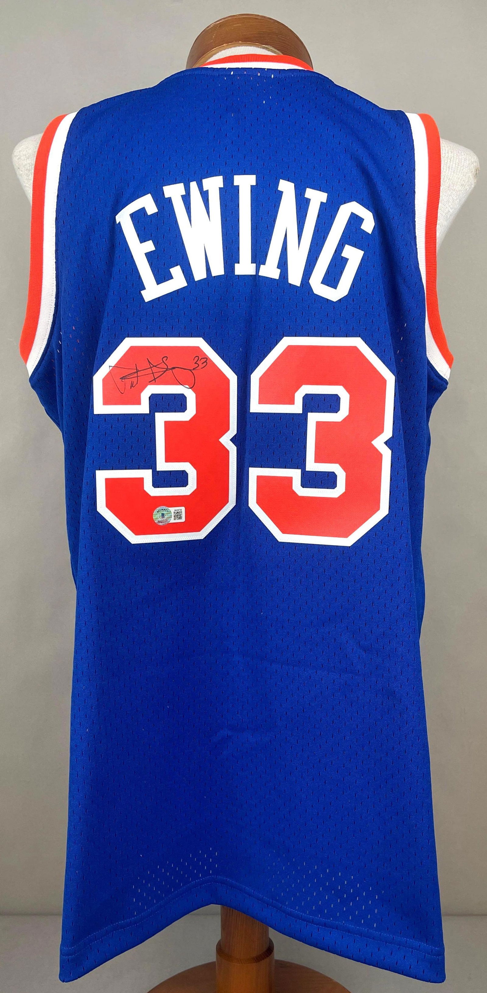 Patrick Ewing Signed Mitchell and Ness New York Knicks Jersey with COA: Autographed Patrick Ewing #33, with Beckett witnessed COA sticker, Hardwood Classics, Jersey size Large