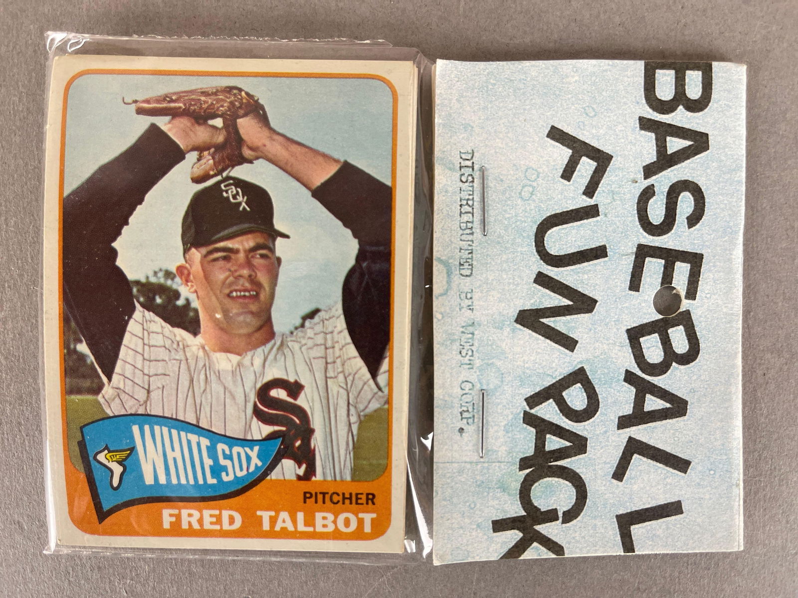 1965 Topps Baseball West Corps Cello Fun Pack (1 of 2)
