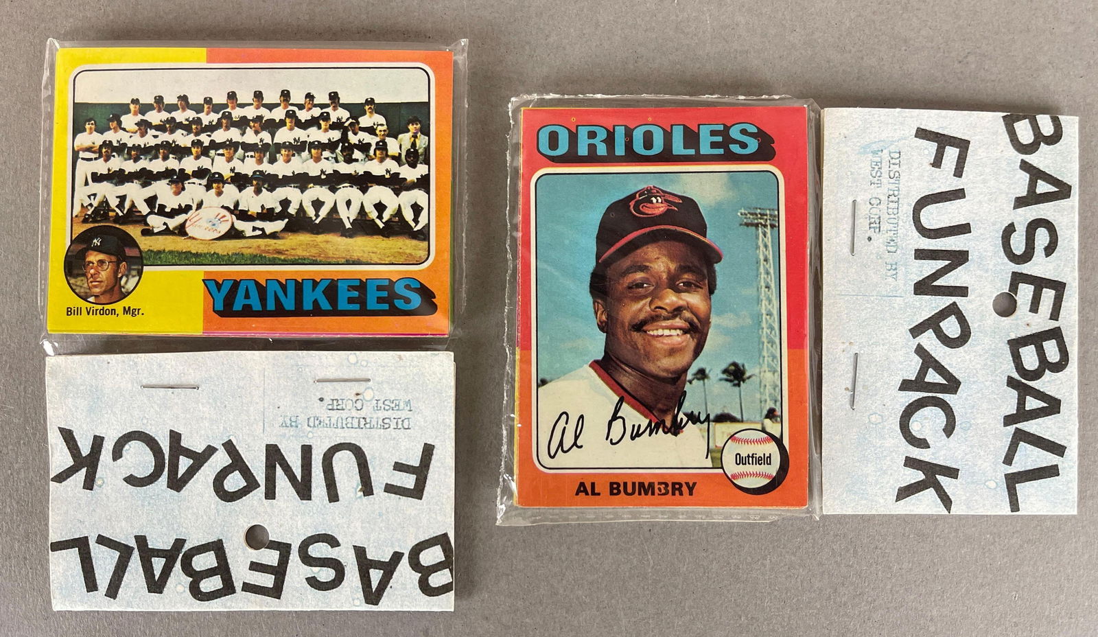 1975 Topps Baseball West Corps Cello Fun Pack (1 of 2)