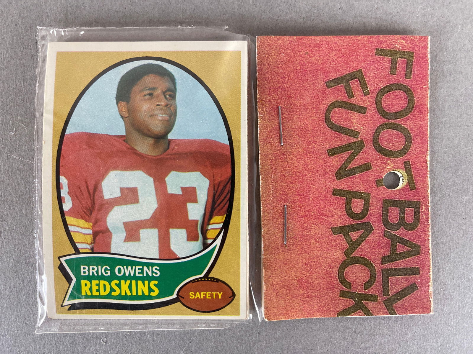 1970 Topps Football West Corps Cello Fun Pack: 10 - Cards per pack, West Corps was a repacking company in the 1970s