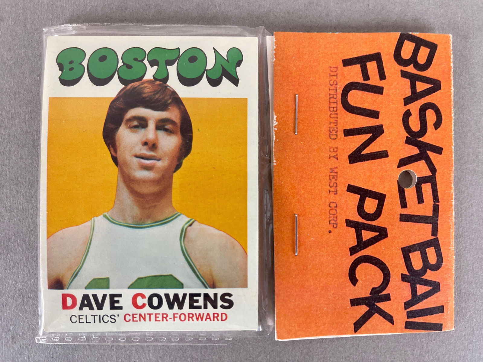 1971 - 72 Topps Basketball West Corps Cello Fun Pack: Dave Cowens Rookie on the front, and Spencer Haywood Rookie, 10 - Cards per pack, West Corps was a repacking company in the 1970s