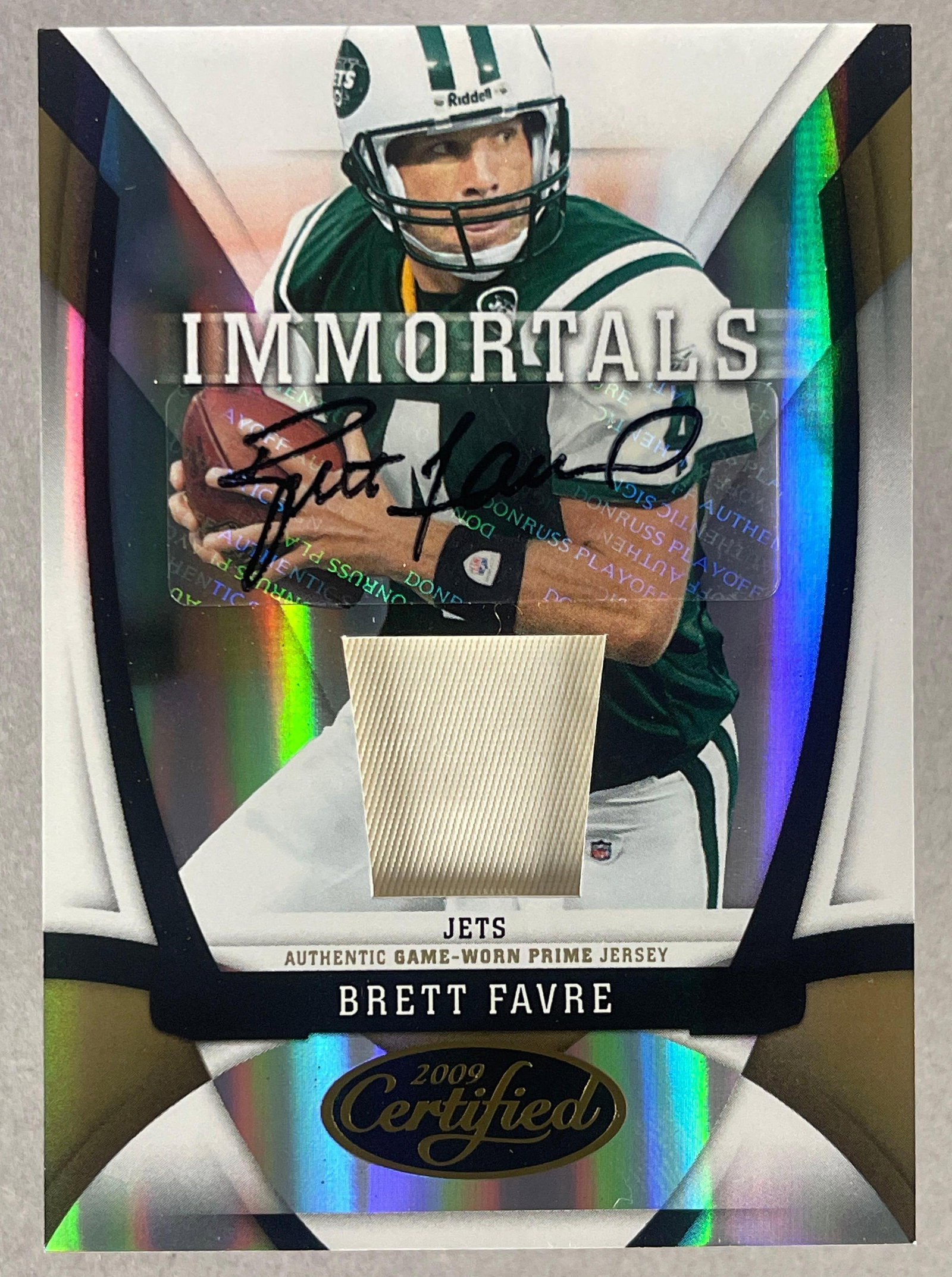 2009 Donruss Certified Immortals Mirror Gold Auto Jersey Brett Favre 17/25: 2009 Donruss Certified Immortals Mirror Gold Auto Jersey Brett Favre?17/25, 2 - Color patch