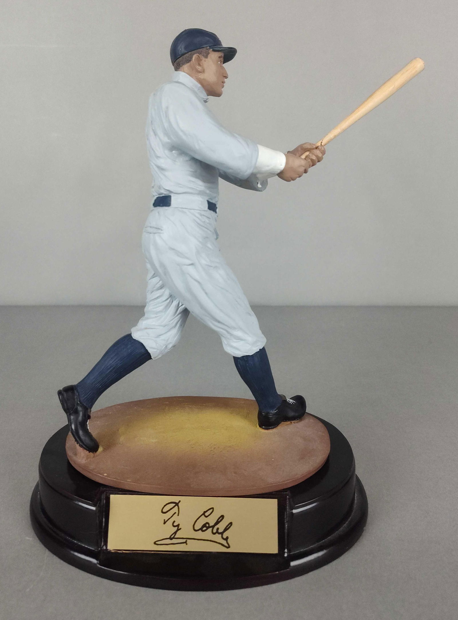 Ty Cobb, Salvino, Heros of The Diamond, Figurine Statue /2500: Ty Cobb 2237/2500, Measures, 9 x 6 x 11 Inches