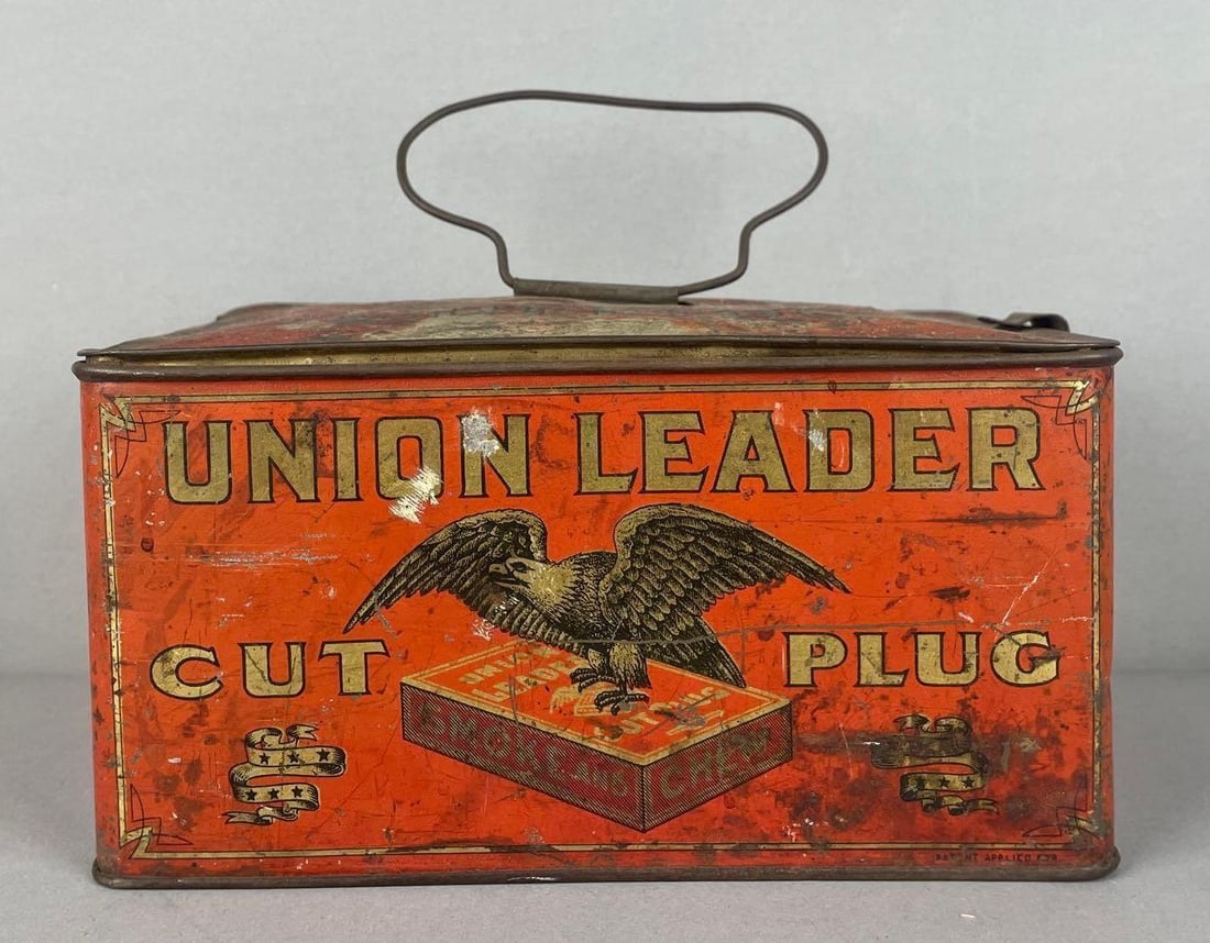 Antique Union Leader Cut a plug Tobacco Advertising Tin: Measures 4" x 8" x 5 1/4"