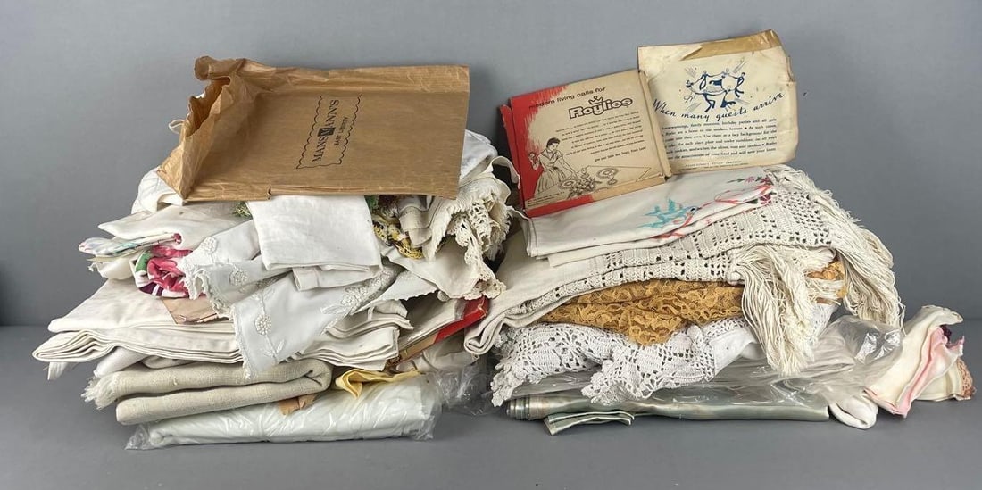 Group of Vintage Linens (1 of 3)