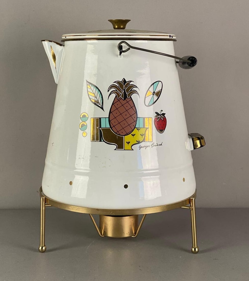 Georges Briard Ambrosia Patterm Enamelware Kettle: Measures 15” H x 11” W x 10” D
