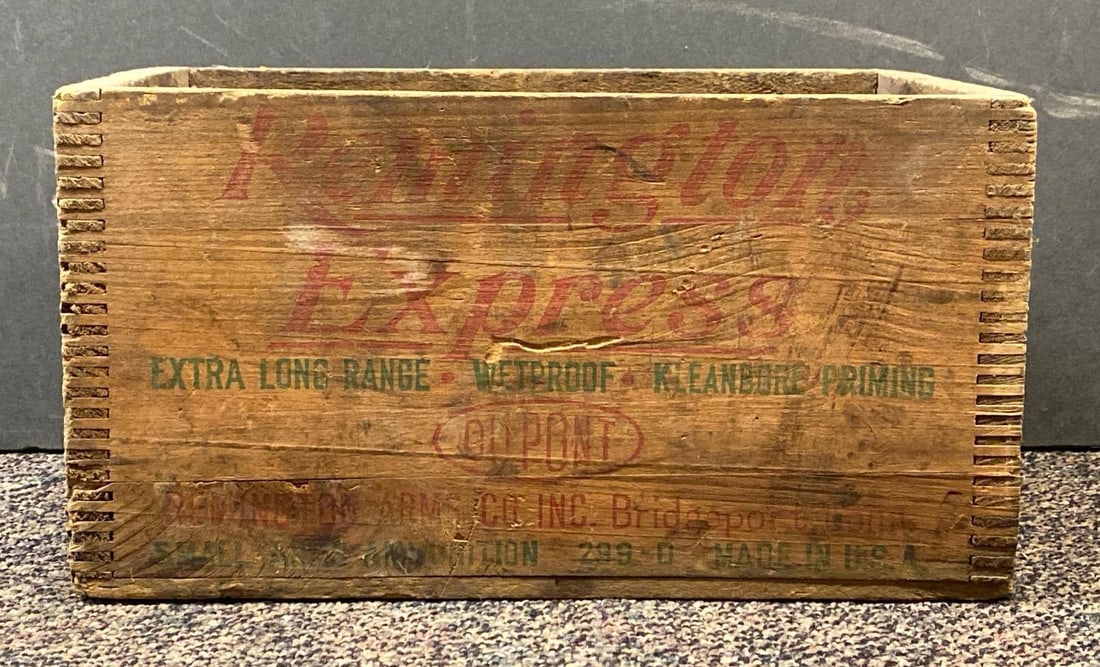 Antique Remington Express Small Arms Ammunition Advertising Wood Crate: Measures 8” H x 14 3/4” W x 8 1/4” D