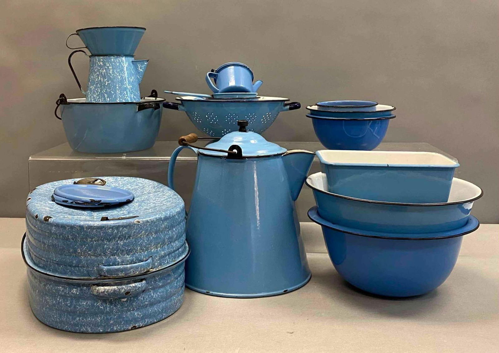 Group of Assorted Lisk Blue and White Speckled Enamelware: Largest measures H 6 1/2 x W 10 x L 15 1/2 inches. Stand not included.