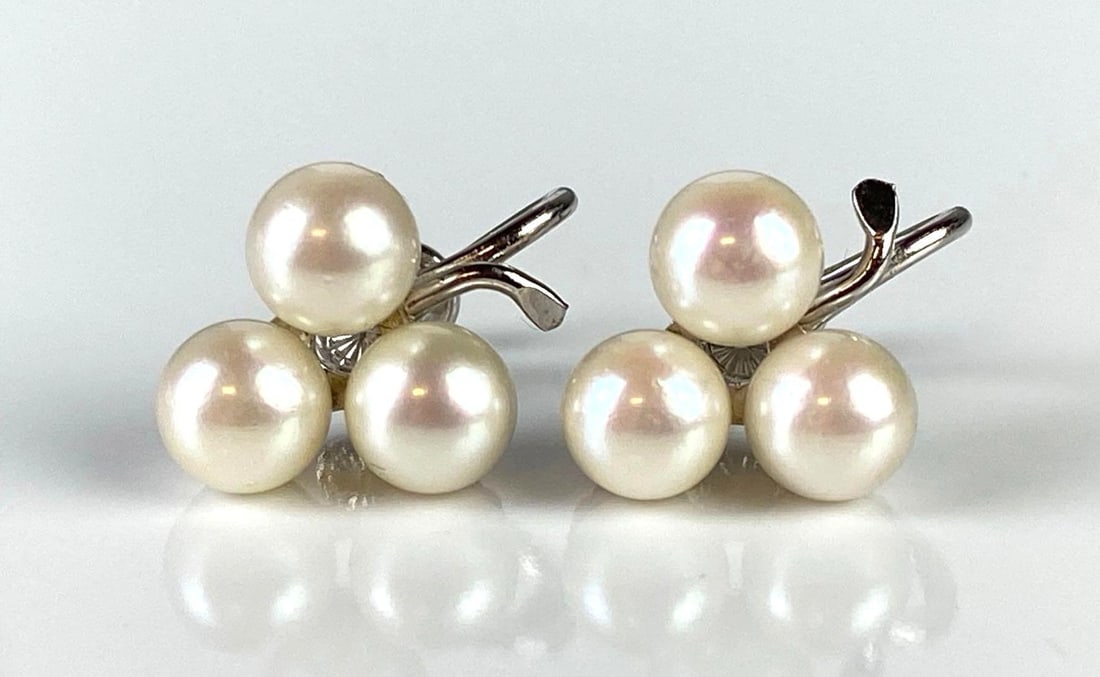 Pair of 14K White Gold Pearl Cluster Screw-Back Earrings: Total weight 4.7g, Both measure 3/4 inch long.