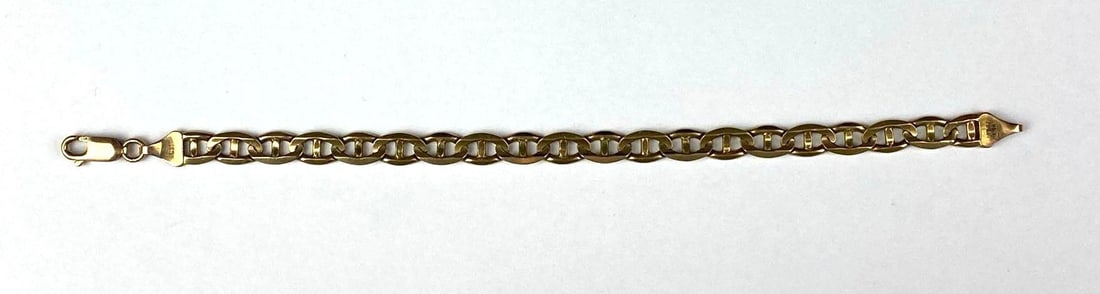 Malta 10K Gold Anchor Link Bracelet: Total Weight 11.9 grams. Measures 7 3/4 inches in length