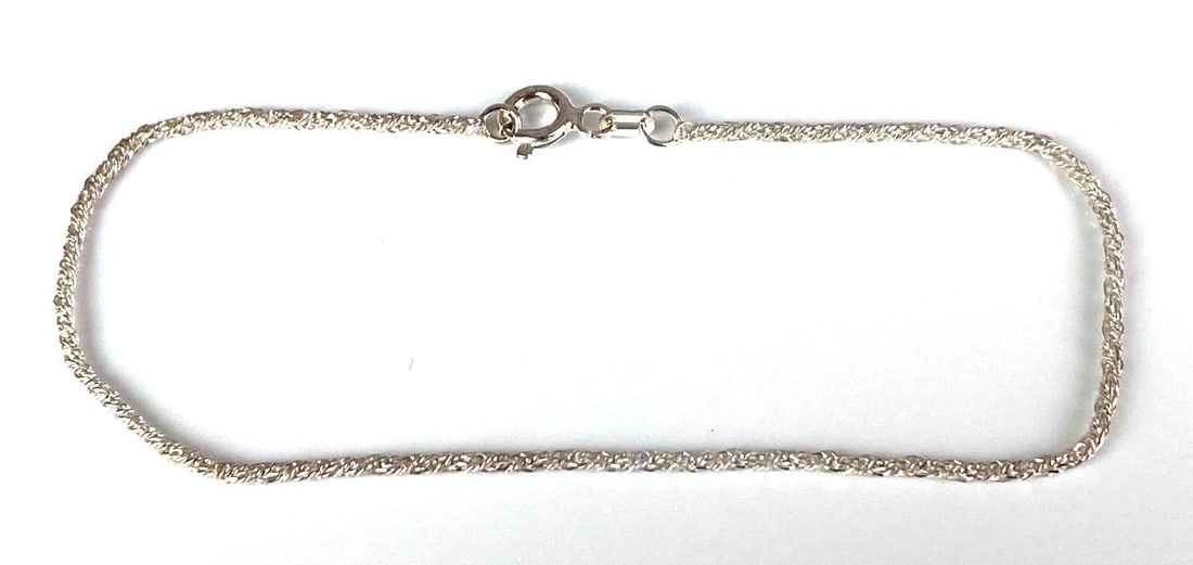 Signed Italian Sterling Silver Twisted Chain Bracelet: Measures 7 1/2” in length