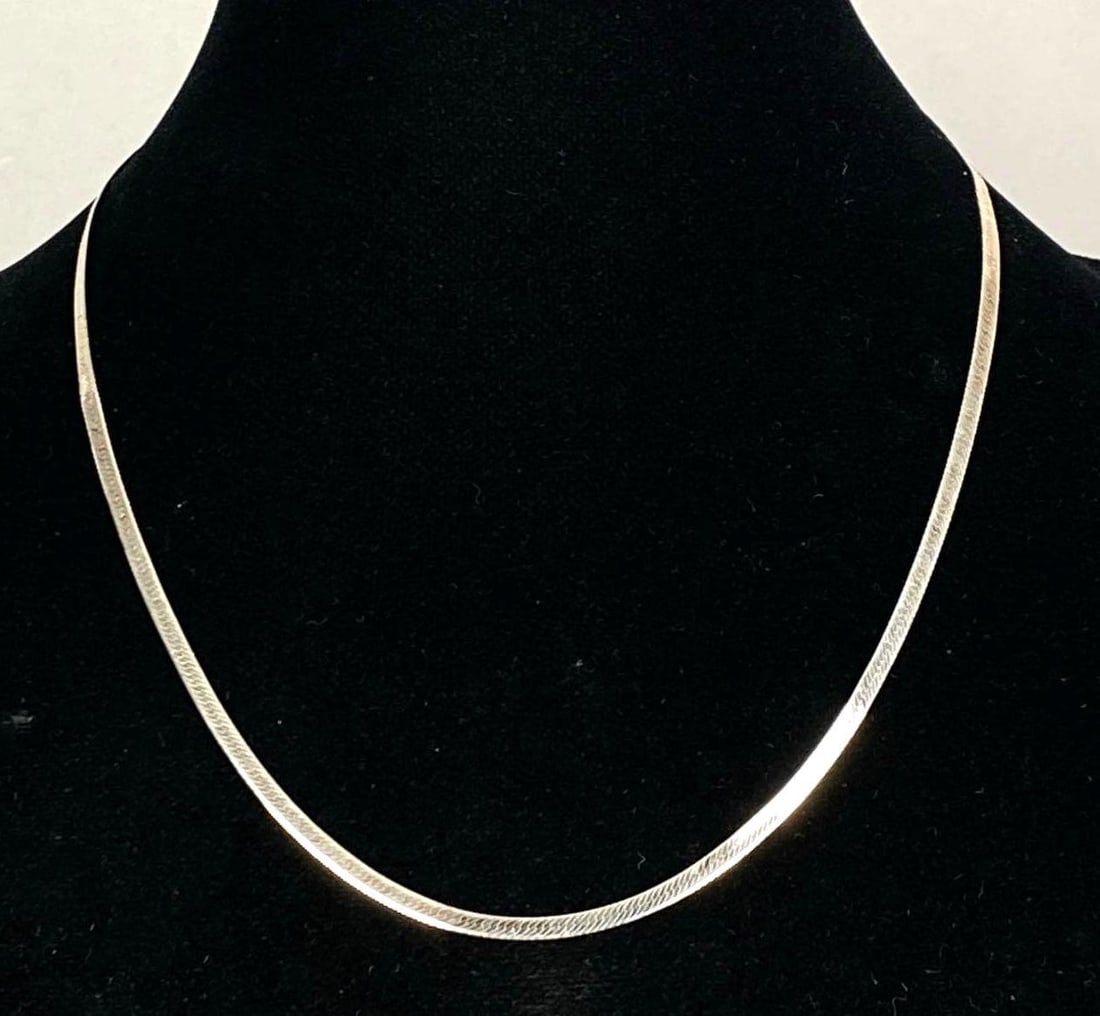 Signed Italian Sterling Silver Herringbone Necklace: Measures 20” in length