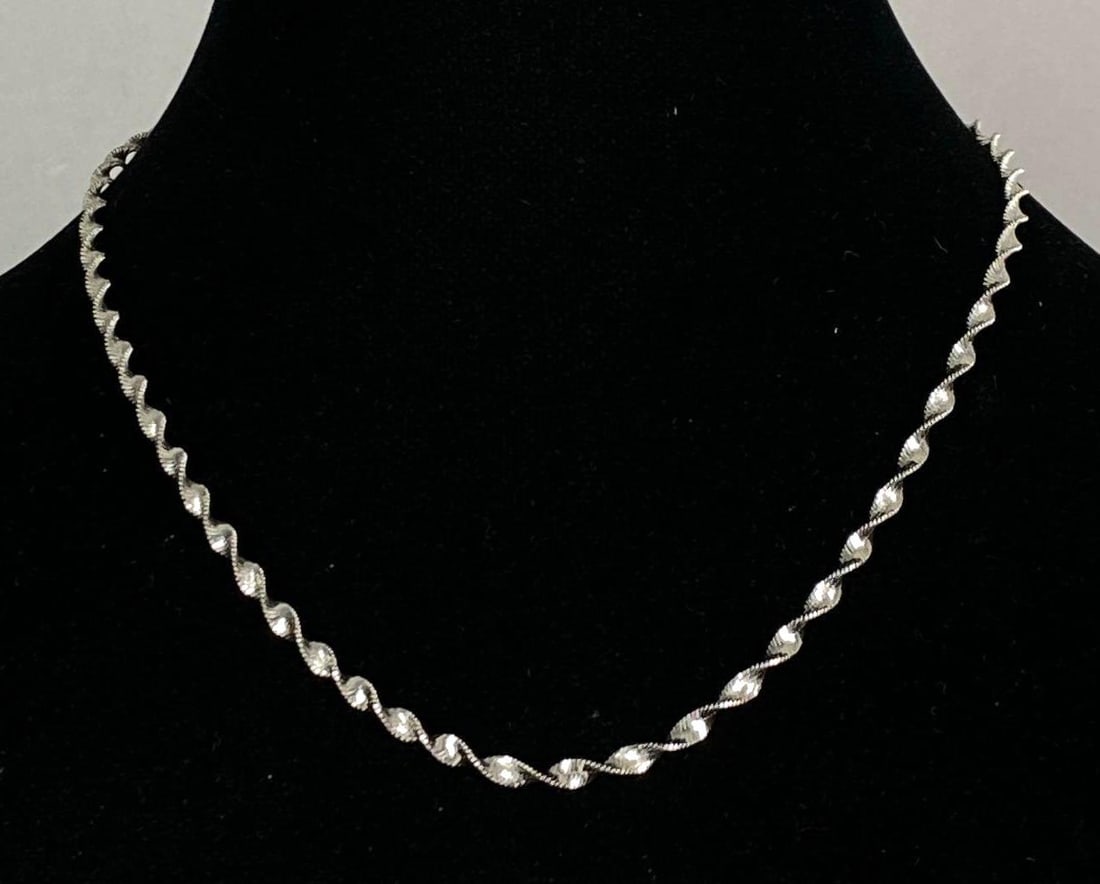 Italian Sterling Silver Herringbone Twist Necklace: Measures 18” in length