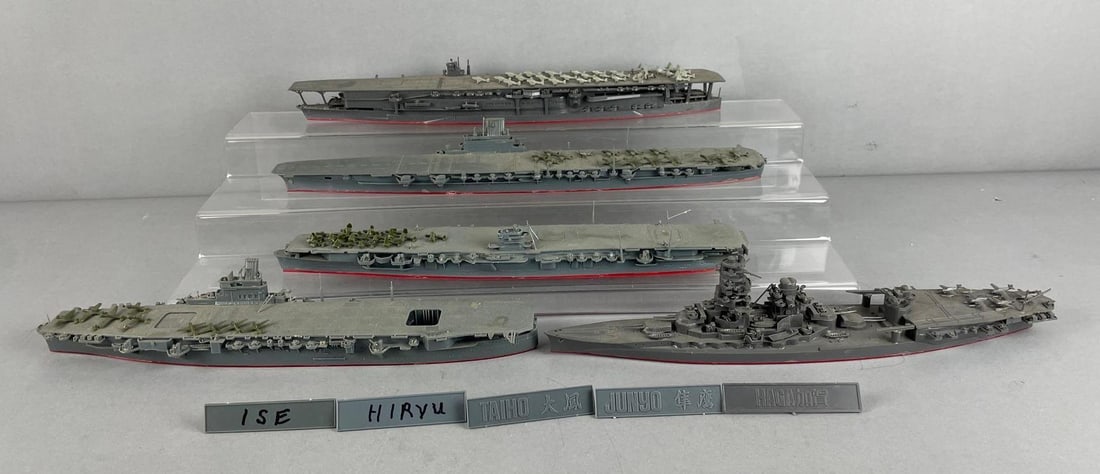 Group of WW2 Japanese Model Warships: 1/700 scale, extremely fragile