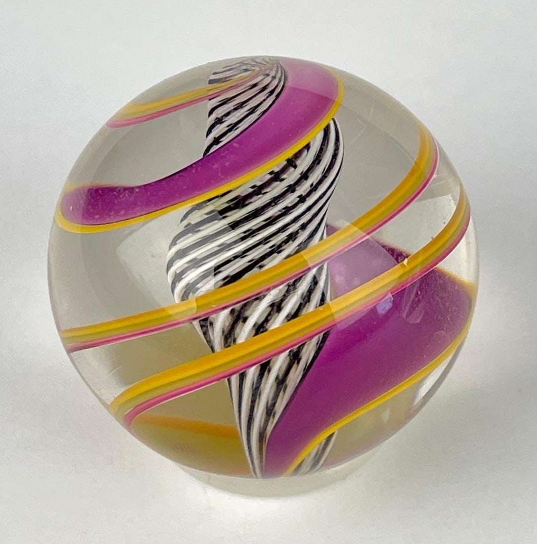 Modern Ribbon Core Swirl Marble (1 of 4)