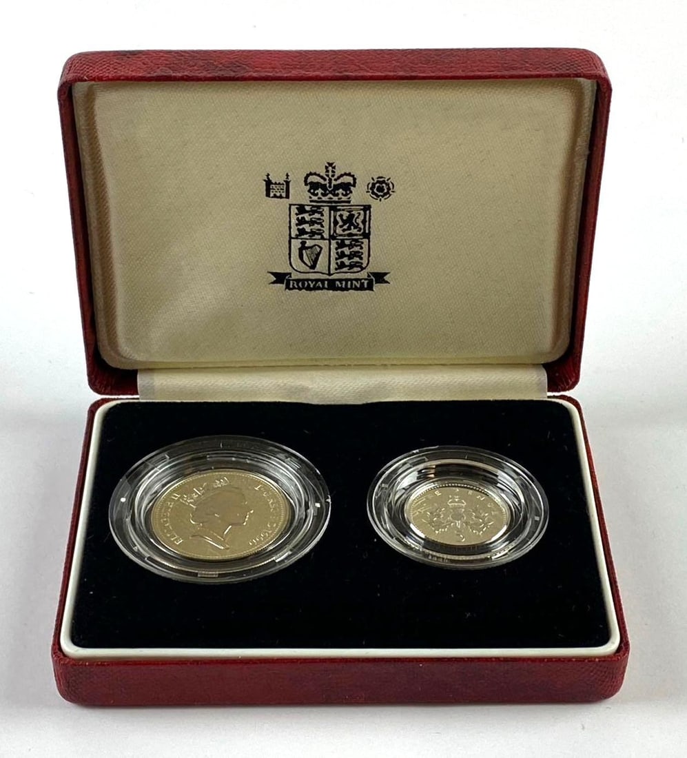 1990 Royal Mint Five Pence Two Coin 0.265 ASW .925 Silver Queen Elizabeth Round: 1990 Royal Mint Five Pence Two Coin 0.265 ASW .925 Silver Queen Elizabeth Round