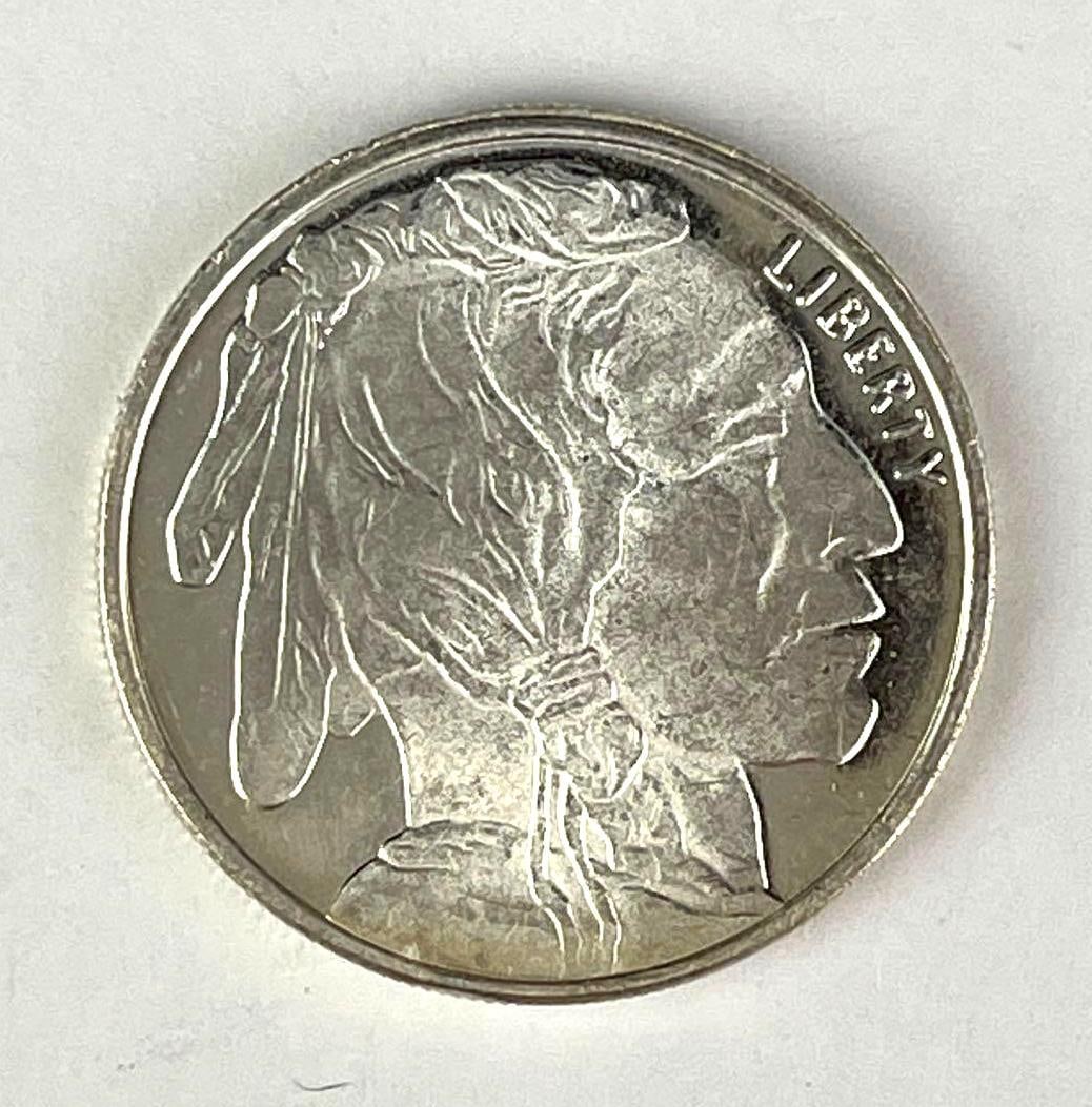 Highland Mint Buffalo Design 1/2 oz .999 Fine Silver Round: Highland Mint Buffalo Design 1/2 oz .999 Fine Silver Round