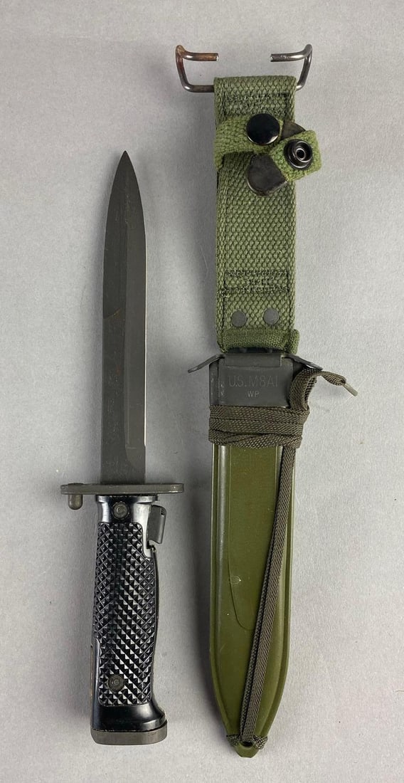 Korean War US M5A1 Imperial Fighting Knife with US M8A1 Scabbard (1 of 5)