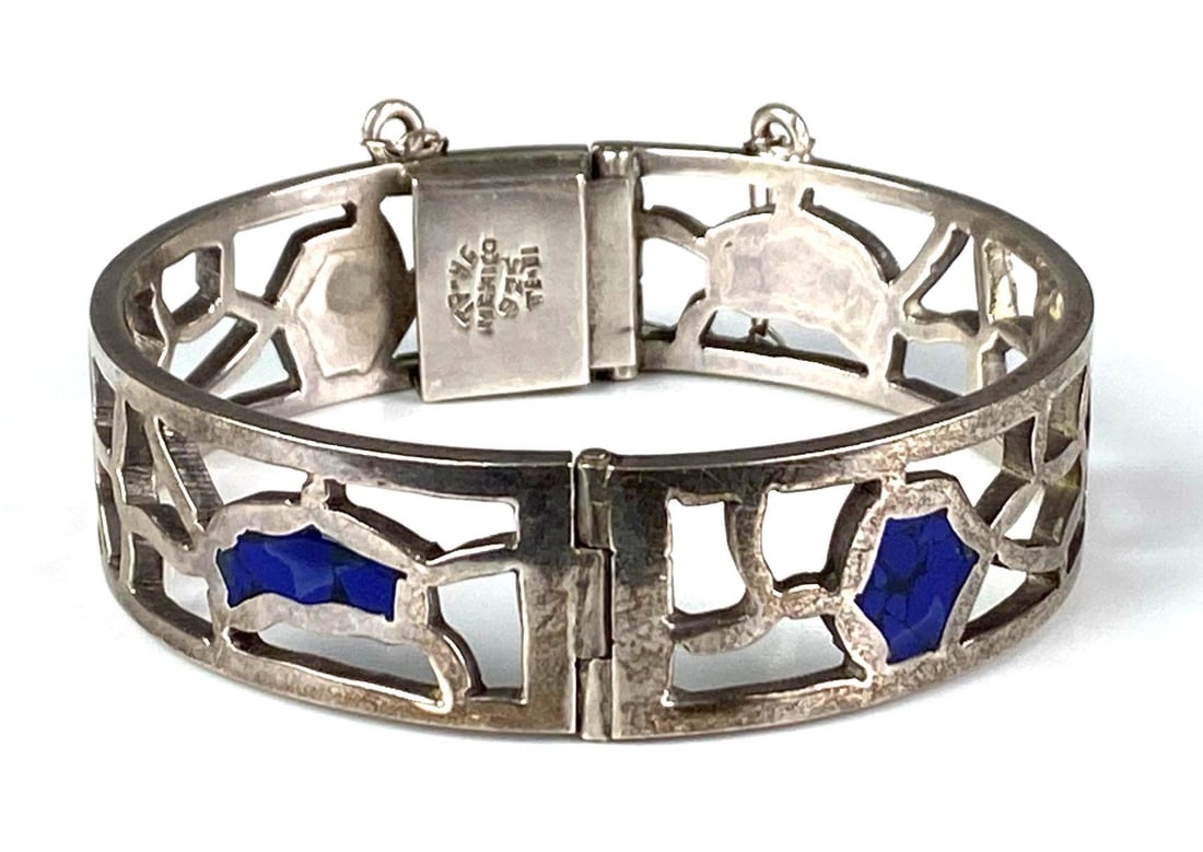 Sterling Silver Lapis Lazuli Cuff Bracelet: Sterling Silver Lapis Lazuli Cuff Bracelet, Inner circumference measures 7? with a 1 1/2? opening