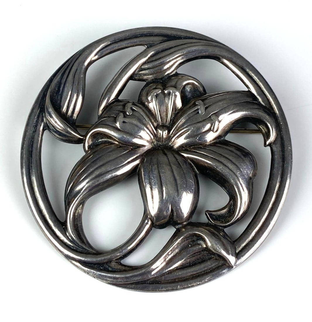 Danecraft Sterling Silver Lily Brooch: Measures 2 1/4? in diameter