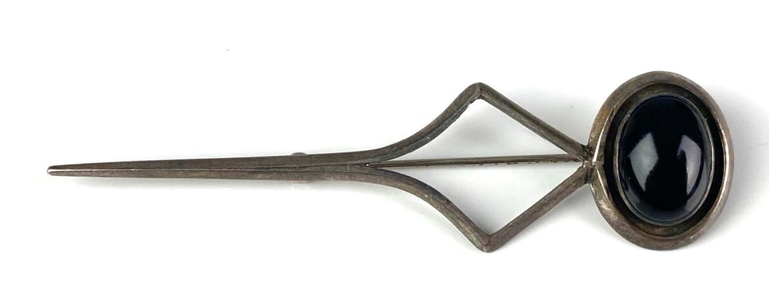 Sterling Silver Minimalist Onyx Brooch: Measures 3? H x 3/4? W