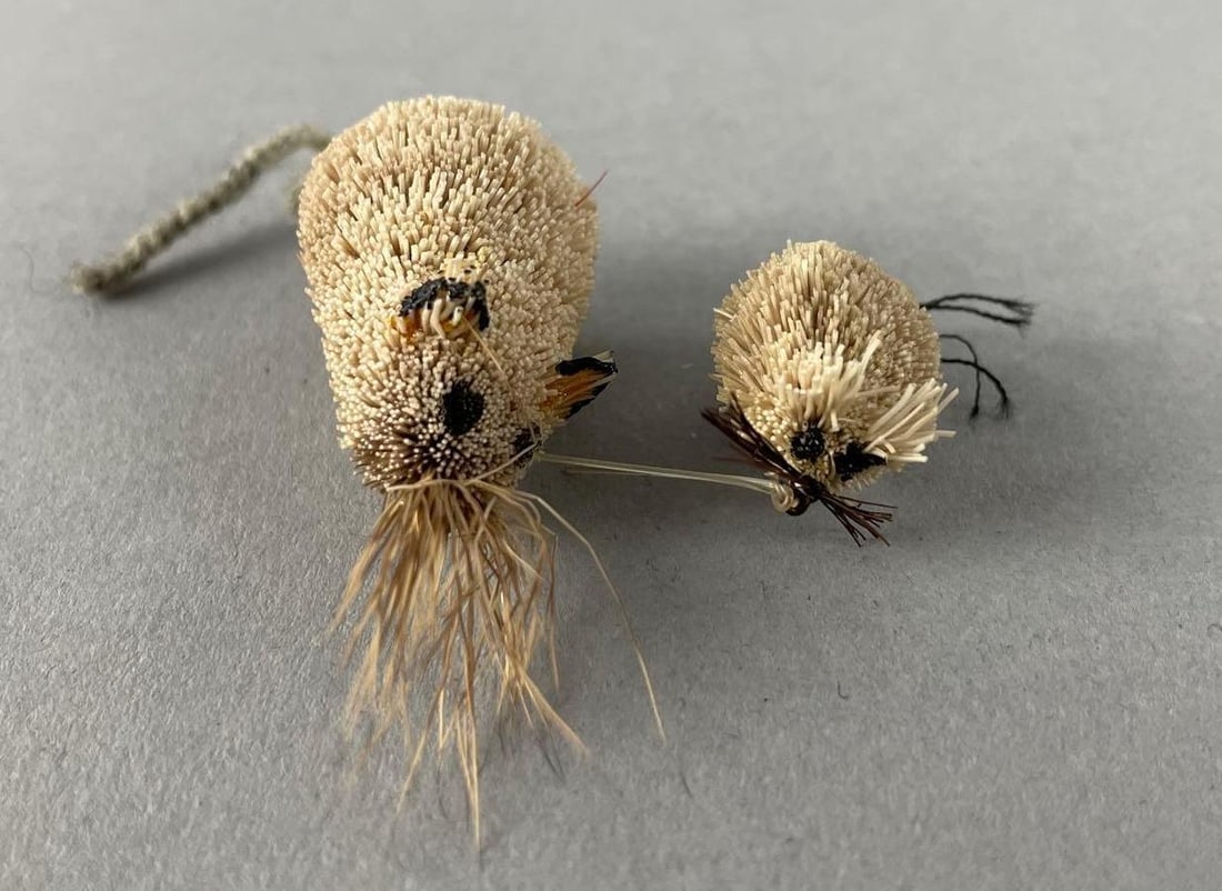 Group of 2 Vintage Hair Mouse Fly Fishing Lures: Largest measures 1 3/4" with whiskers