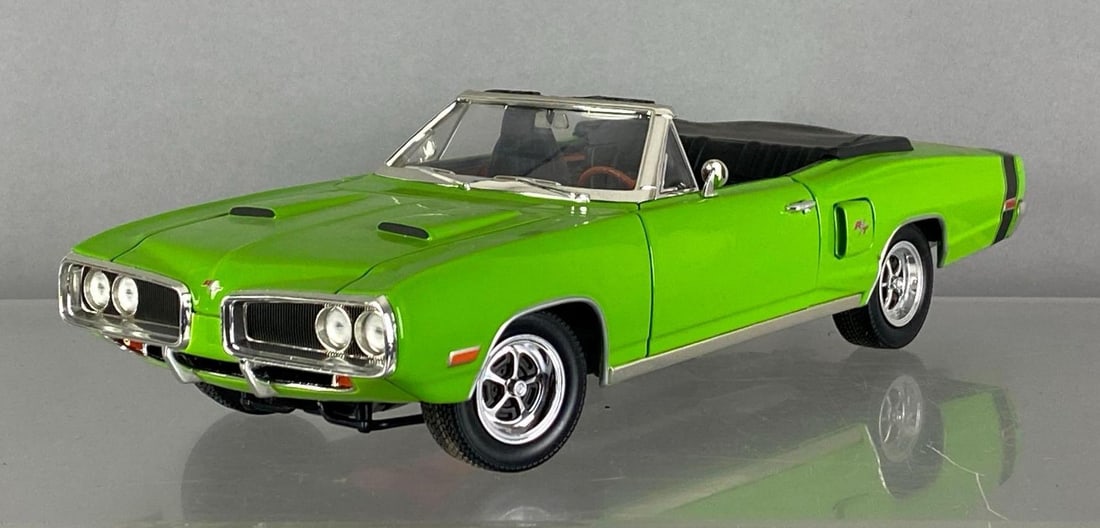 ERTL 1970 Dodge Coronet Convertible R/T Hemi (1 of 4)