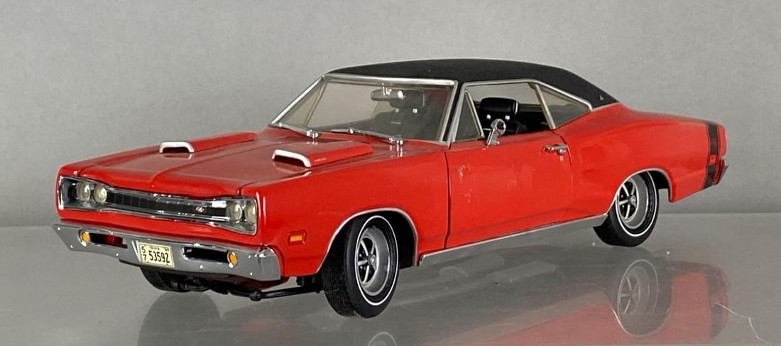 ERTL 1969 Dodge Coronet R/T Hemi (1 of 4)