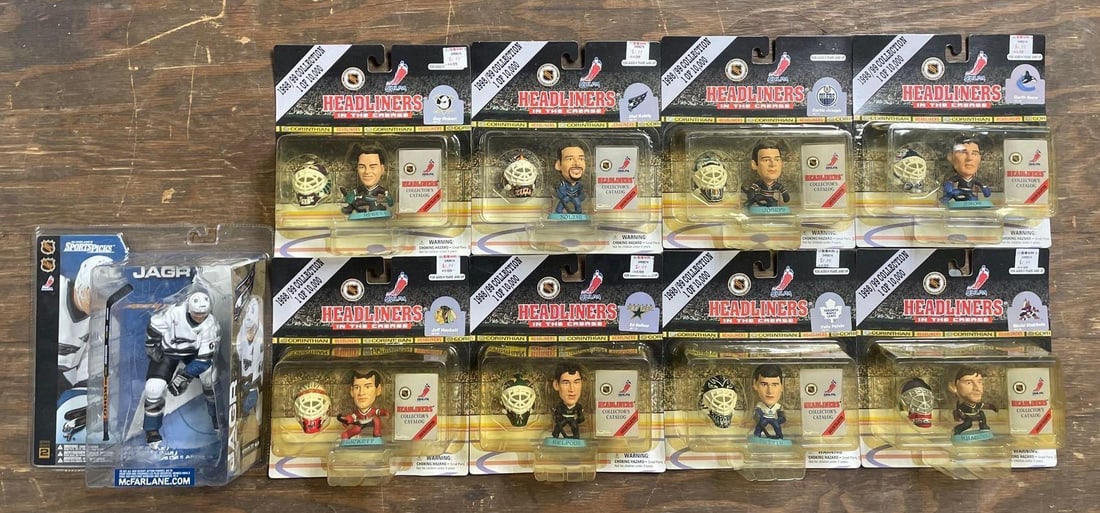 Group of LE 1998/99 Headliners in the Crease Hockey Figures (1 of 3)