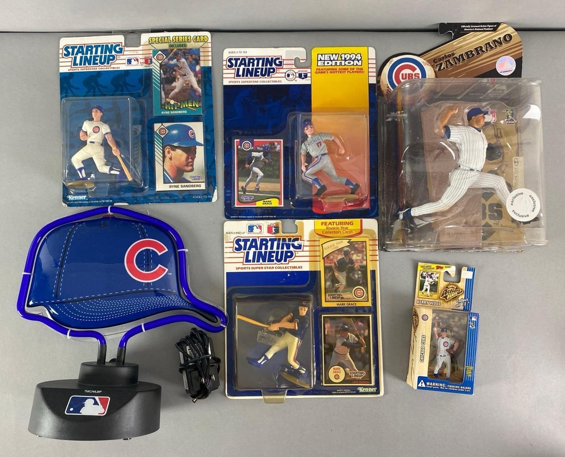 Group of Assorted Chicago Cubs Items (1 of 3)