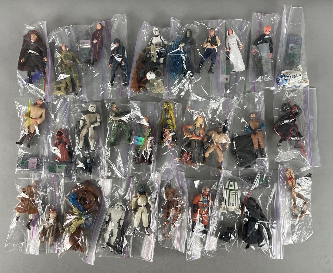 Group of Modern Star Wars Action Figures (1 of 3)