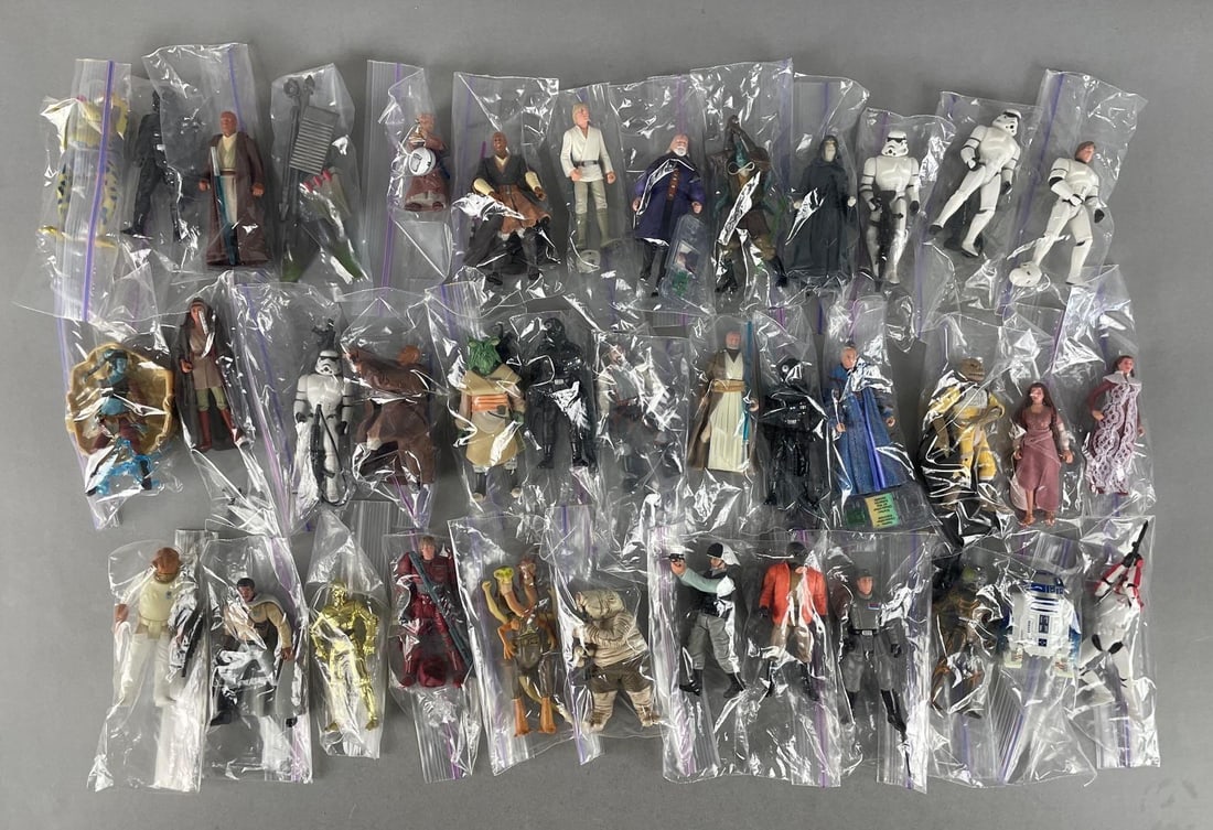 Group of Modern Star Wars Action Figures: Includes Skywalker, Lando calrissian