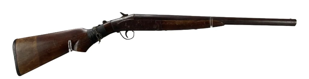 Long Tom 12 Ga. Break Action Shotgun: S/N: 16816, splintered grip