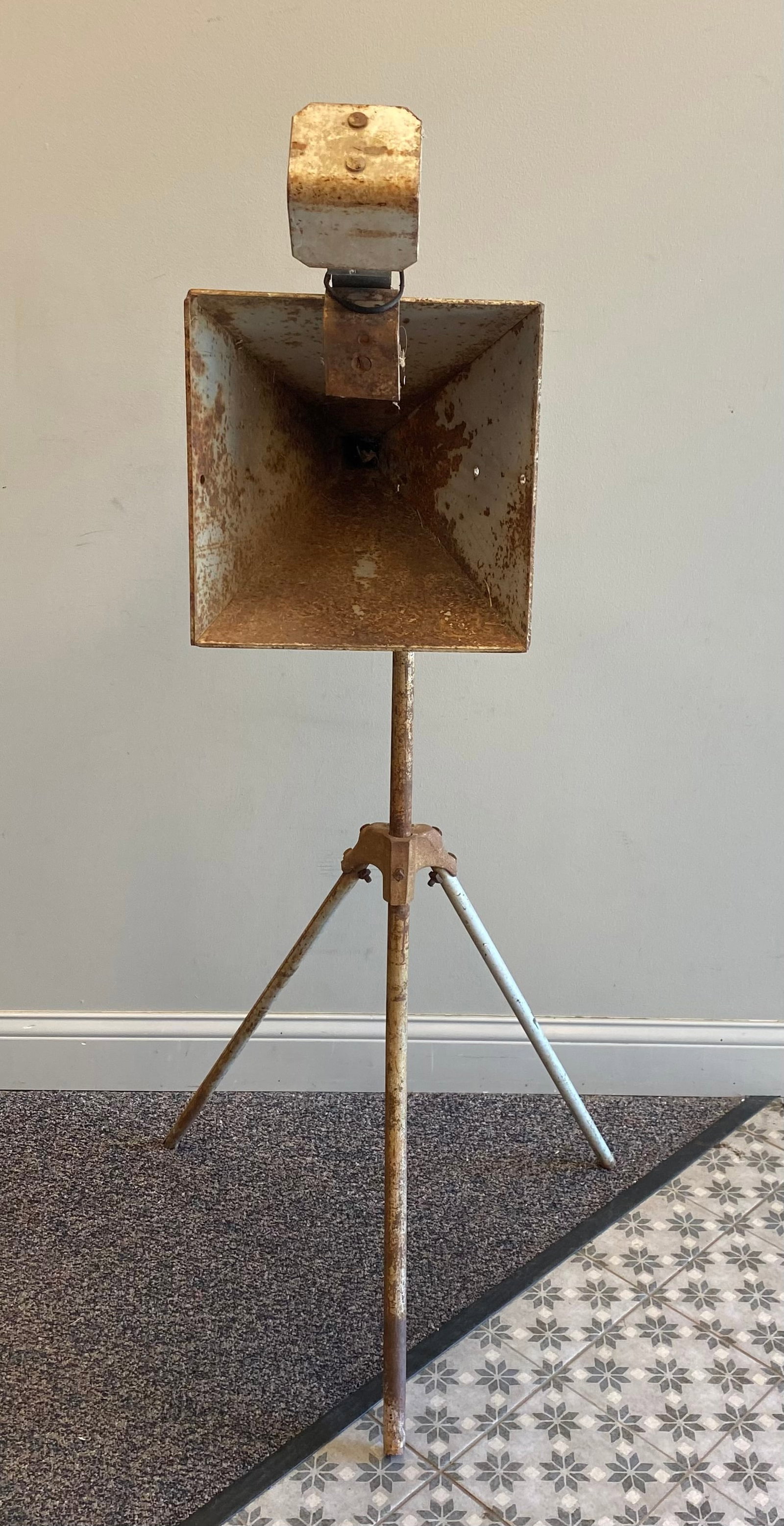Vintage X-Ring Bullet Trap (1 of 1)