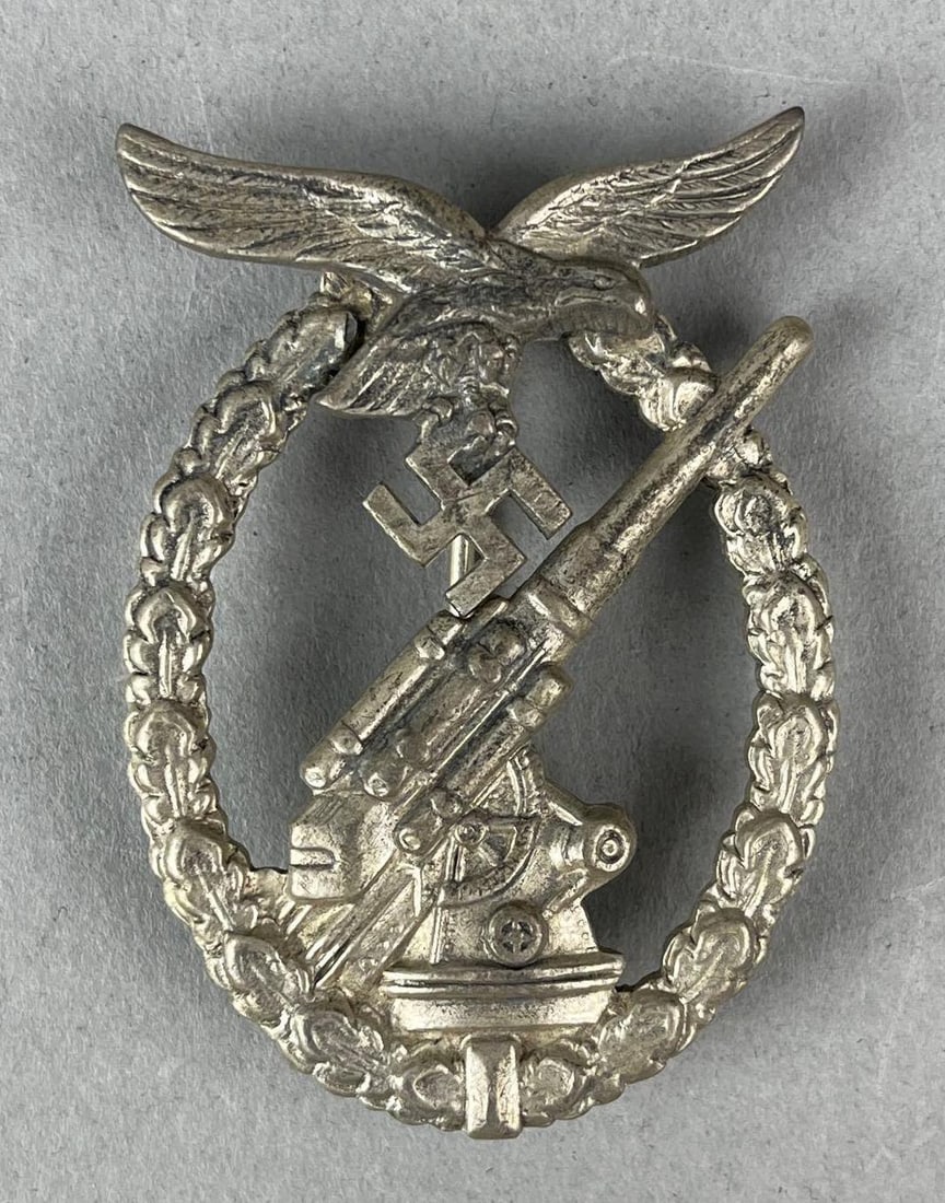 WW2 German Luftwaffe Flak Badge (1 of 2)