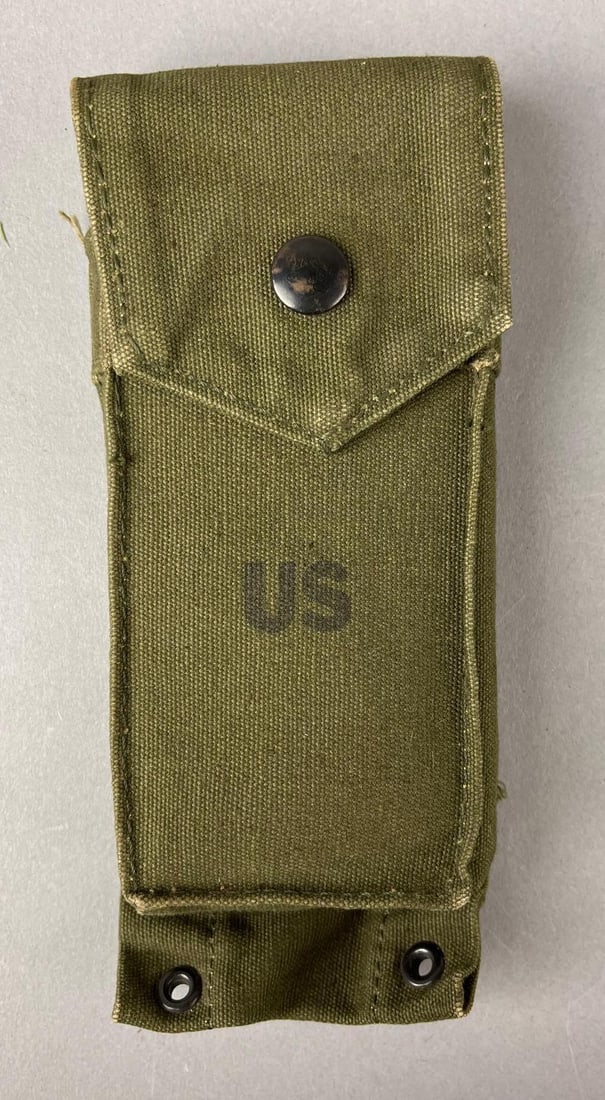 WW2 US Rifle Magazine and Pouch (1 of 7)