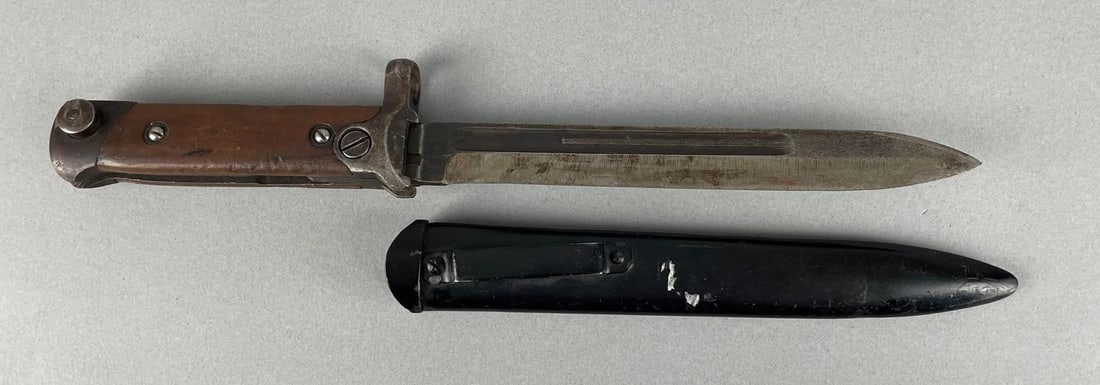 Italian M1938 Mannlicher-Carcano Folding Bayonet with Scabbard (1 of 6)