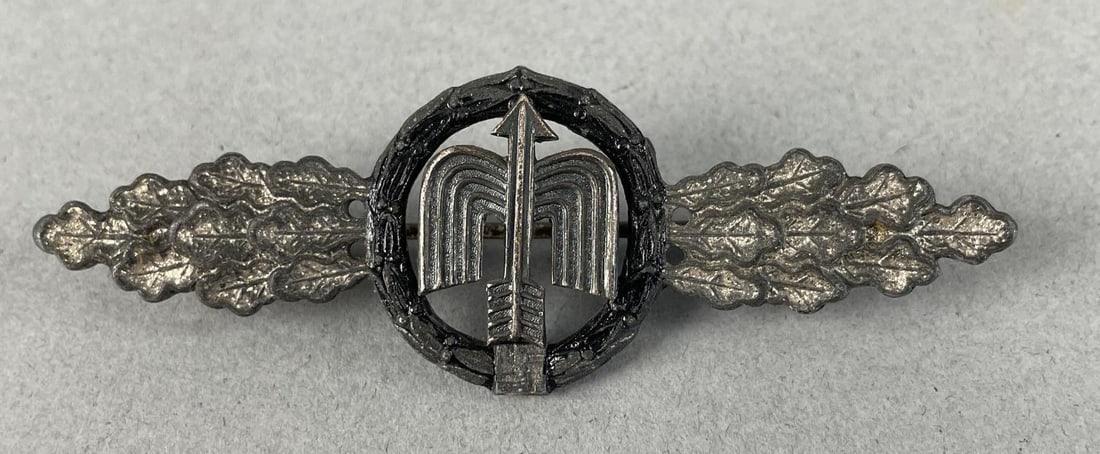 WW2 German Night Fighter Clasp Badge (1 of 2)