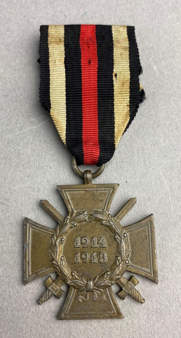 WW1 German 1914/ 1918 Hindenburg Cross: Measure 3” in length.