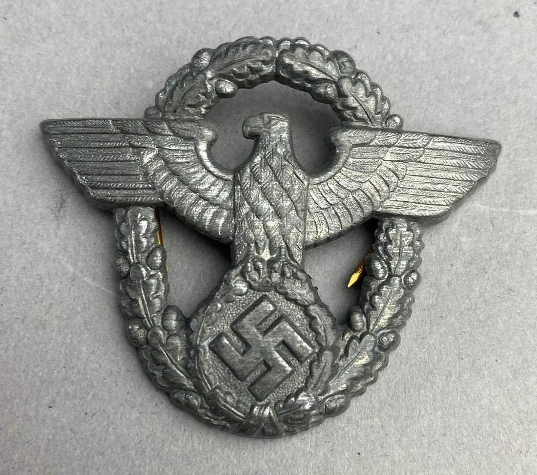 WW2 German Police NSDAP Cap Badge: Measure 2” in length.