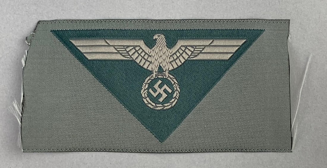 WW2 German Heer M44 Breast Eagle Patch: Measure L 5 x W 2 1/2 inches.