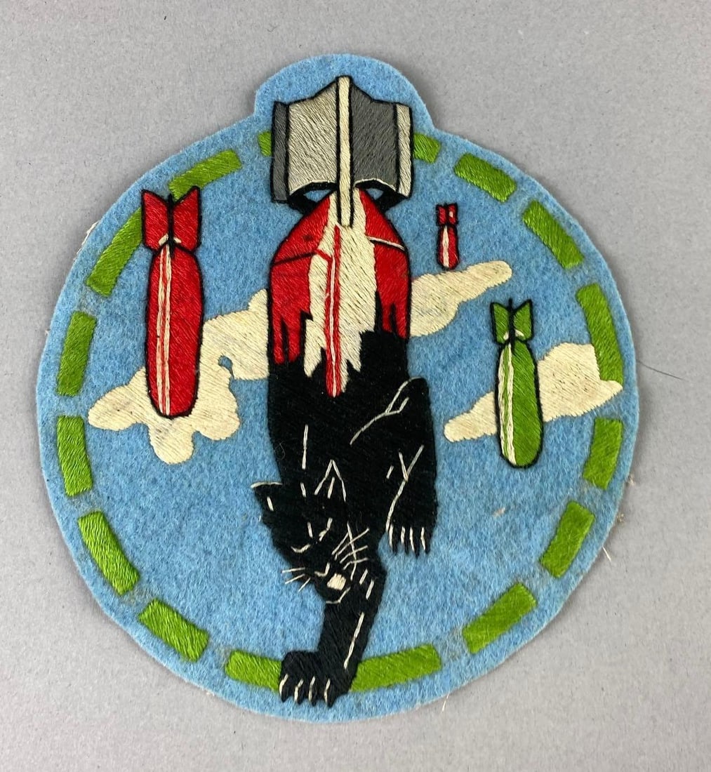 WW2 US Air Force 748th Bombardment Squadron Patch (1 of 2)