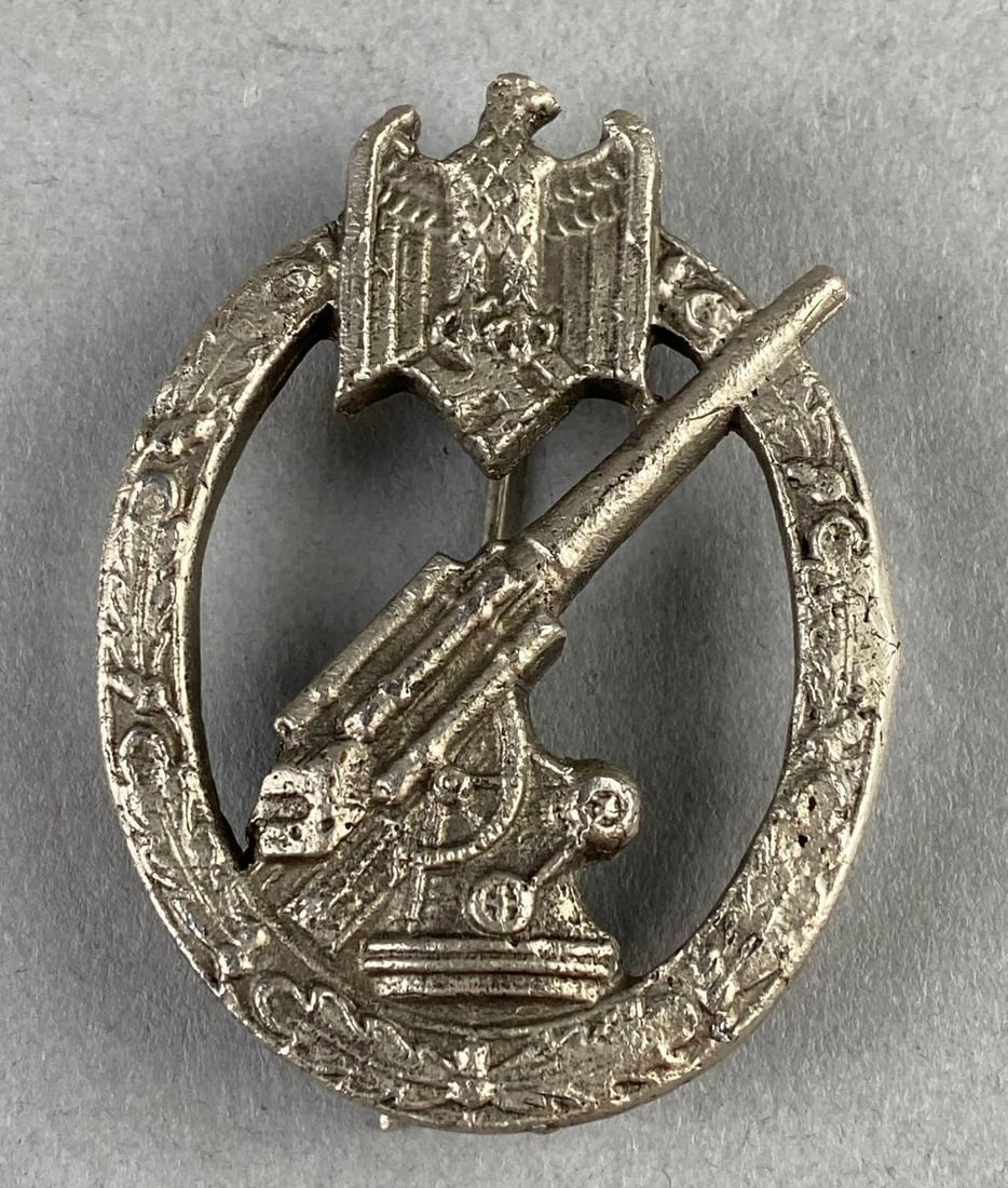WW2 German Anti Aircraft Badge (1 of 4)