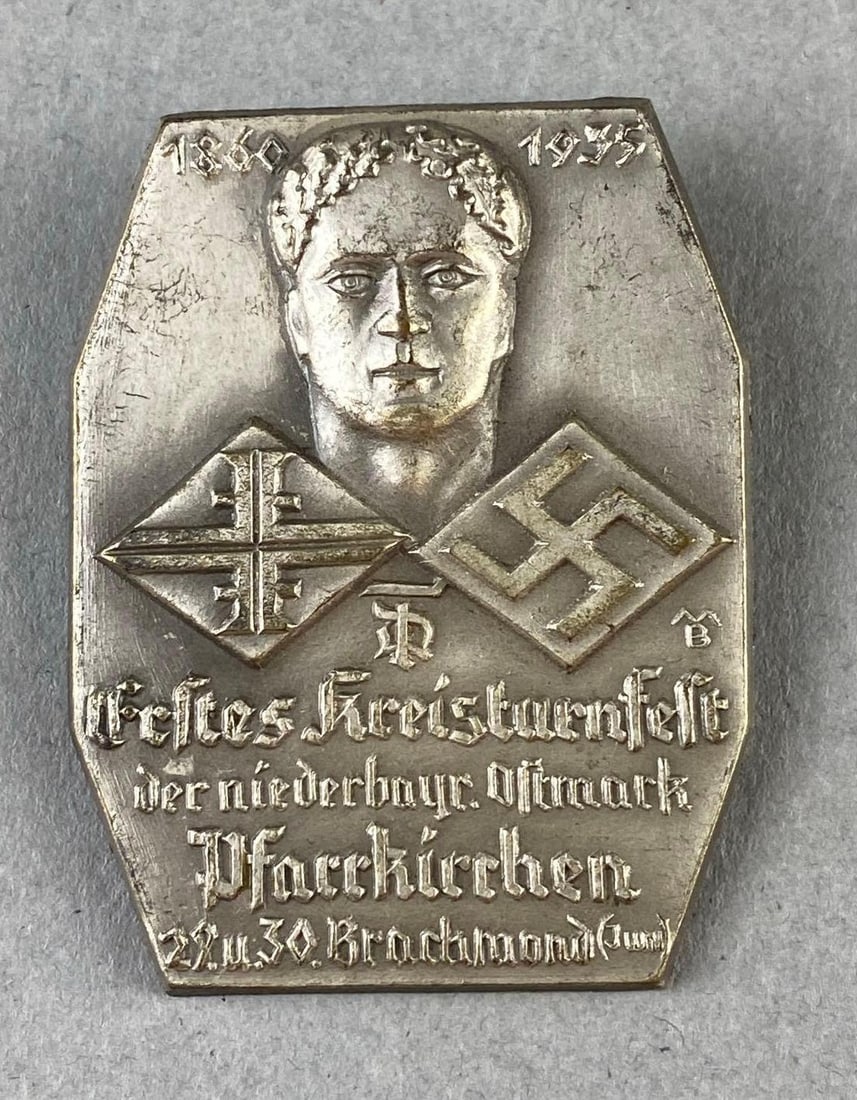 WW2 1935 Kreisturnfest Deutscher Turner Badge (1 of 2)