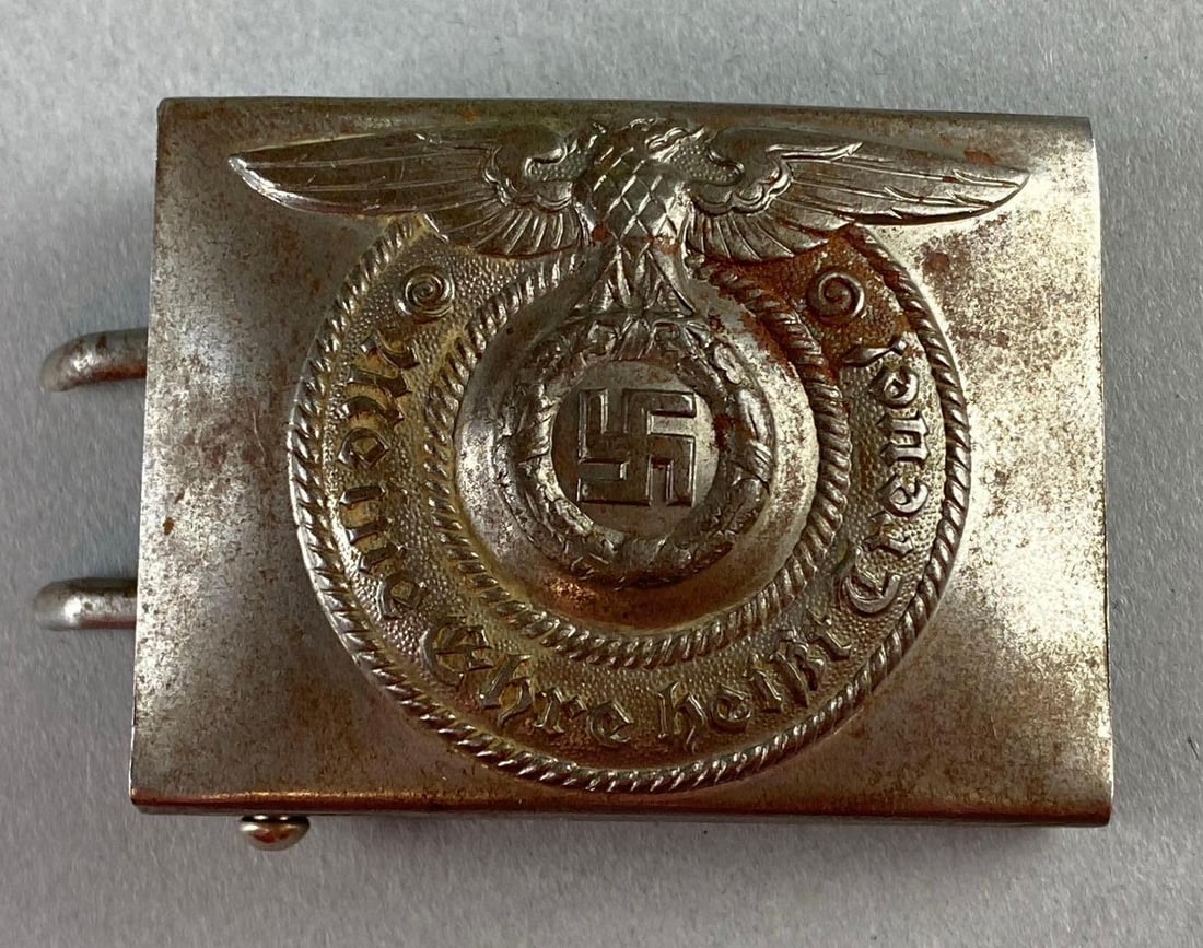 WW2 German Waffen SS Enlisted Belt Buckle (1 of 2)