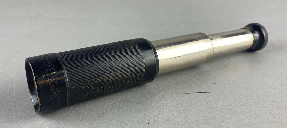 Vintage Lan Dee Scope. Sr. 5x Spyglass: Has small crack in brass casing. Measure 7 1/2” when extended.